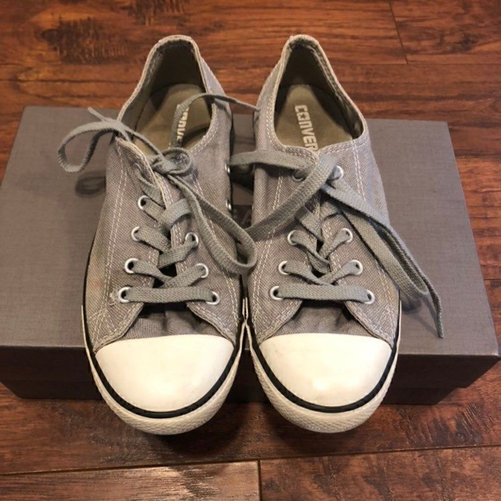 CONVERSE cta low top gray shoes sneakers sz 7 womens
